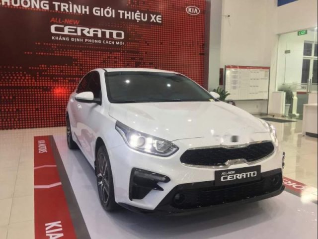 Bán xe Kia Cerato 2019, màu trắng, 559tr0