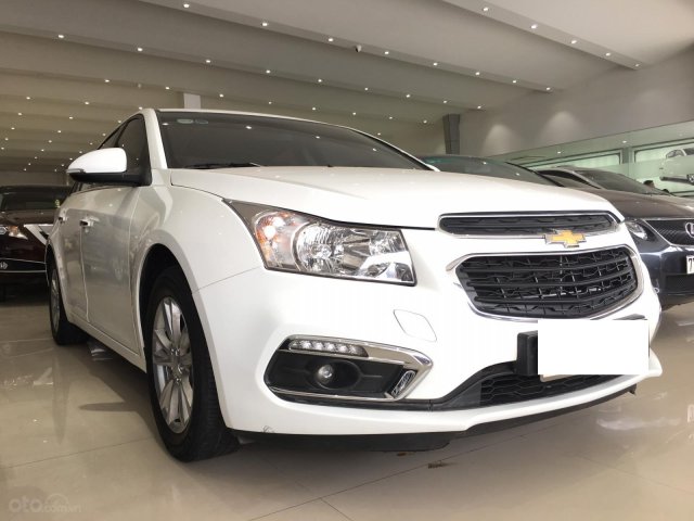 Cần bán xe Chevrolet Cruze đời 2017, màu trắng