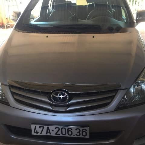 Cần bán lại xe Toyota Innova J đời 2007, giá 225tr0