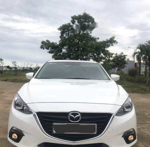 Bán xe Mazda 3 năm sản xuất 2015, màu trắng 