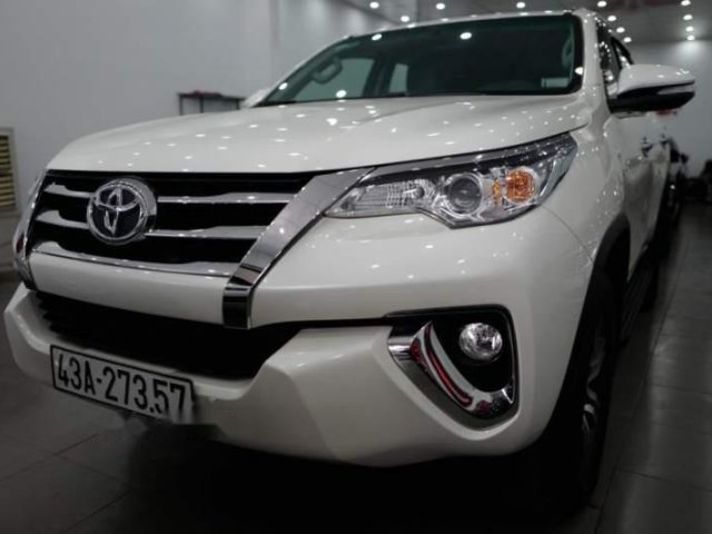 Bán Toyota Fortuner 4x2 AT 2017, màu trắng, nhập khẩu 