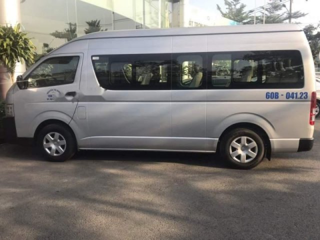 Bán Toyota Hiace năm 2017, nhập khẩu nguyên chiếc0