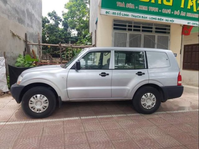 Cần bán gấp Mitsubishi Pajero đời 2005, màu bạc, nhập khẩu, xe còn rất đẹp