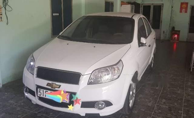 Cần bán Chevrolet Aveo, xe gia đình, cuối 2016, xe còn rất mới từ nội thất đến bên ngoài