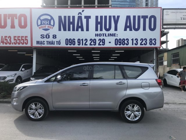 Bán Toyota Innova 2.0V năm 2016, màu xám (ghi), 730 triệu0