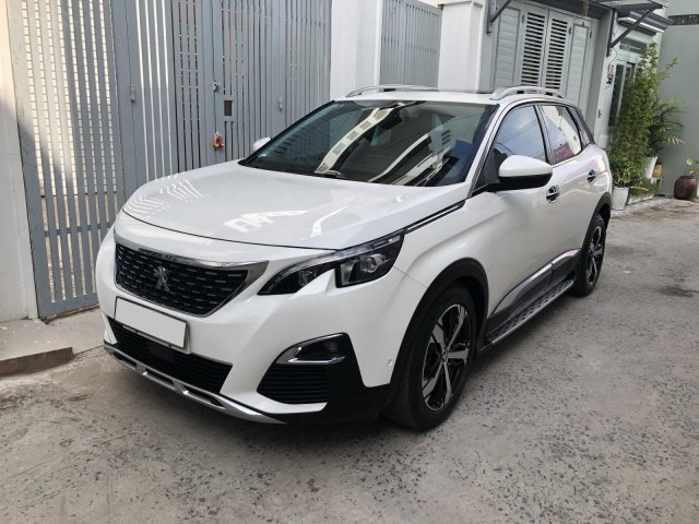 Cần bán xe Peugeot 3008 model 2018 màu trắng0