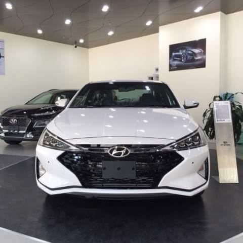 Cần bán Hyundai Elantra đời 2019, giá chỉ 565 triệu