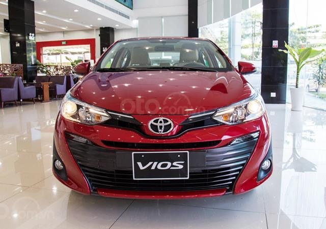 Hot!!!! Vios E sản xuất năm 2019, màu đỏ, giá cạnh tranh nhất thị trường, tặng bộ phụ kiện, giảm giá tiền mặt0