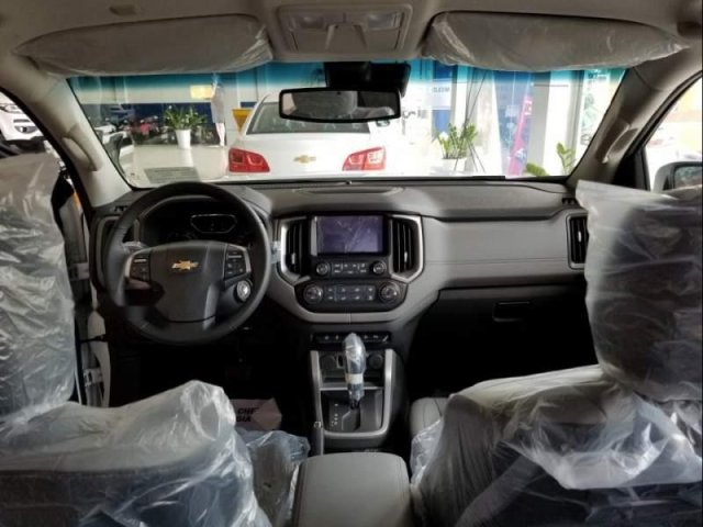 Bán xe Chevrolet Trailblazer 4x2 MT 2018, màu trắng, nhập khẩu