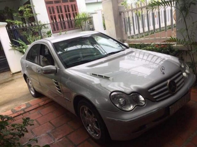 Bán Mercedes C180 2001, màu bạc, xe còn đẹp, bảo dưỡng định kỳ0