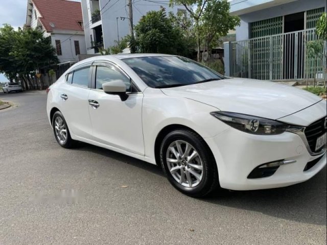 Bán Mazda 3 màu trắng, sản xuất đăng ký lăn bánh 11-2017, đăng kiểm phí đường bộ dài