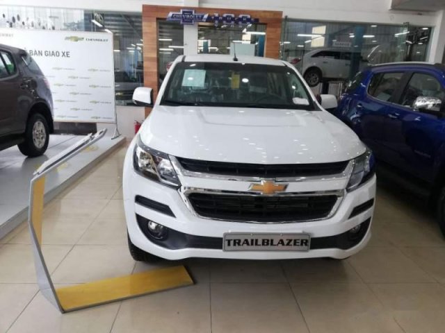 Bán Chevrolet Trailblazer 7 chỗ nhập khẩu nguyên chiếc, giá bán chỉ từ 785 triệu