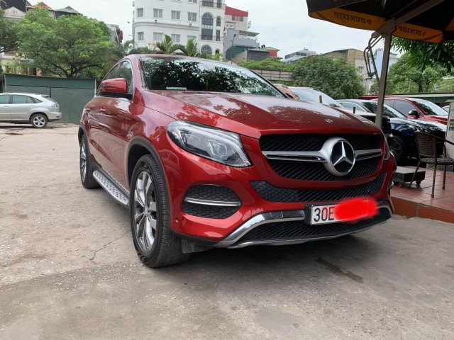 Cần bán xe Mercedes GLE 400 4matic Coupe chính chủ gia đình đang sử dụng, màu đỏ, nhập khẩu Mỹ, giá 3,3tỷ0