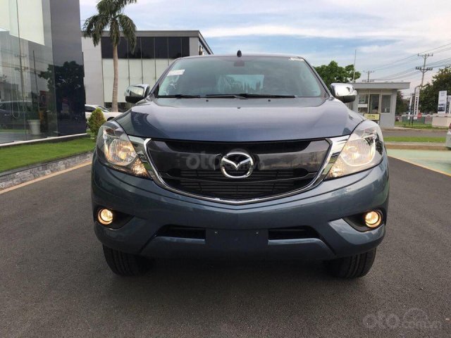 Bán Mazda BT 50 2.2 AT 4x2 đời 2018, màu xanh lam, xe nhập Thái, động cơ khung gầm Ford, giá tốt nhất phân khúc0