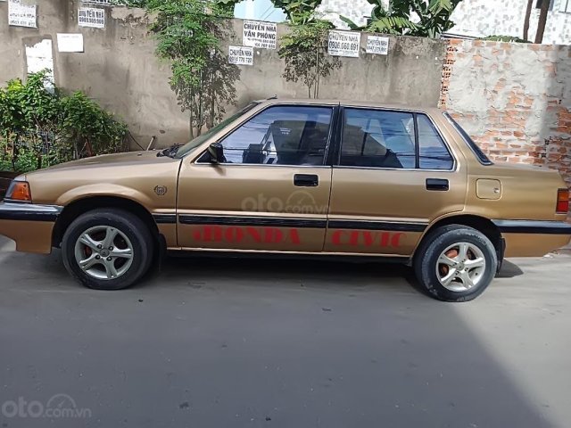 Cần bán Honda Civic sản xuất 1990, xe nhập giá cạnh tranh0