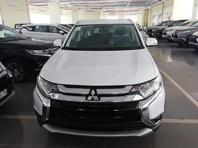 Bán Mitsubishi Outlander 2.0 CVT năm sản xuất 2019, màu trắng