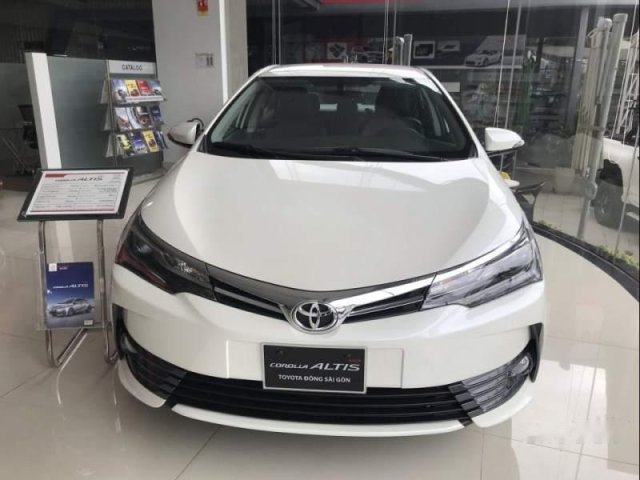 Bán Toyota Corolla altis 2.0V Luxury 2019, màu trắng 0