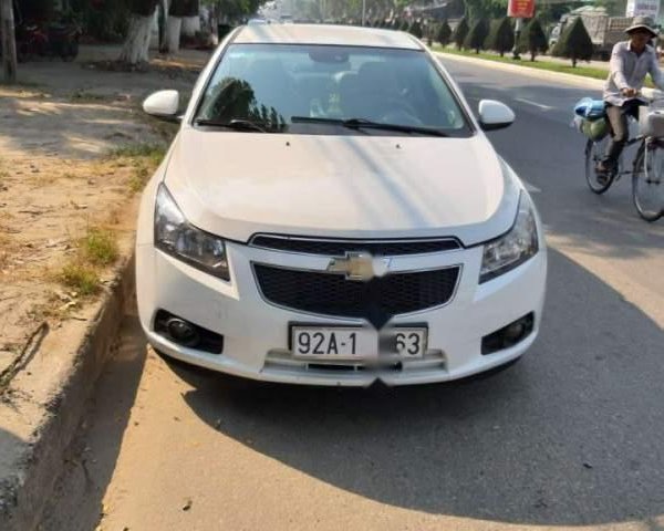 Chính chủ cần bán Chevrolet Cruze năm 2013, màu trắng, nhập khẩu