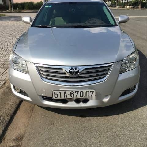 Cần bán xe Toyota Camry 3.5Q 2008 số tự động màu bạc, đi 125.000 Km