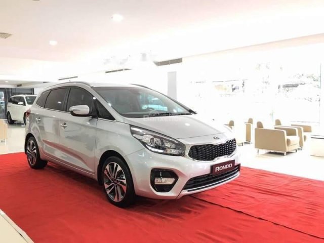 Bán xe Kia Rondo đời 2019, màu bạc, 609tr0