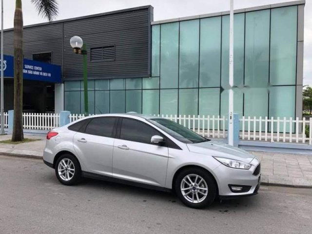 Chính chủ bán Ford Focus Ecoboost sản xuất năm 2017, màu bạc, xe nhập