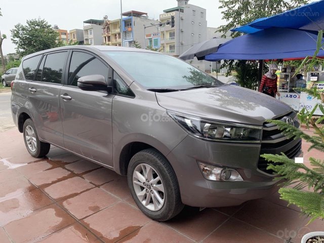 Cần bán lại xe Toyota Innova E sản xuất 2018, màu xám giá cạnh tranh