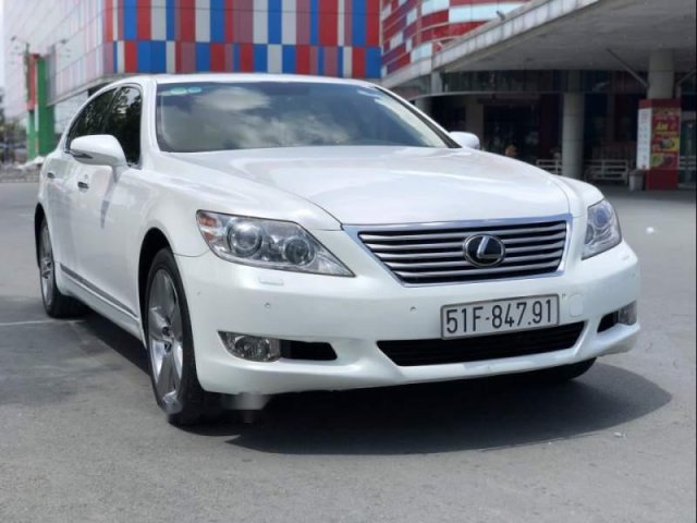 Bán Lexus LS460L model 2011, xe zin nguyên thủy, không ngập nước không cấn đụng0