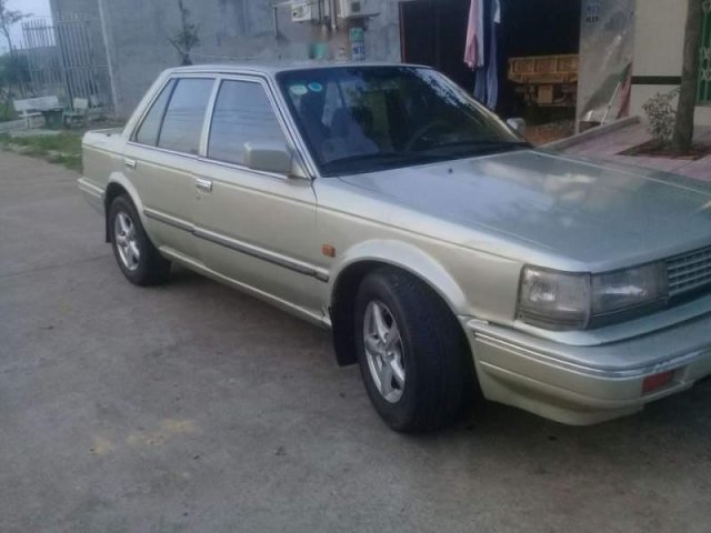 Cần bán xe Nissan Bluebird 2.0 năm 1990, xe đẹp máy êm