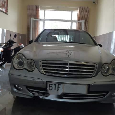 Bán Mercedes C180 đời 2007, màu bạc, nhập khẩu nguyên chiếc, odo: 110000km, số tự động, 8L/100km0