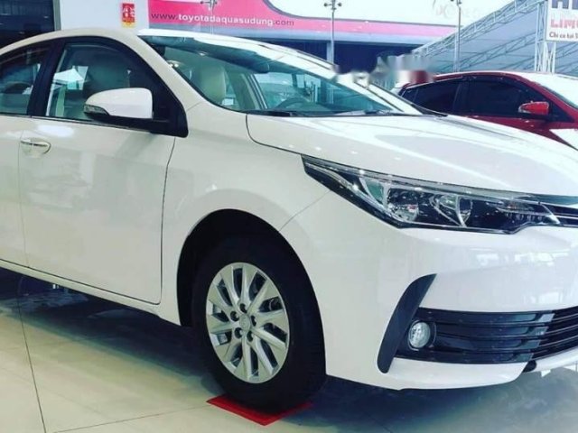 Cần bán lại xe Toyota Corolla altis 2.0V 2019, màu trắng, mới 100%