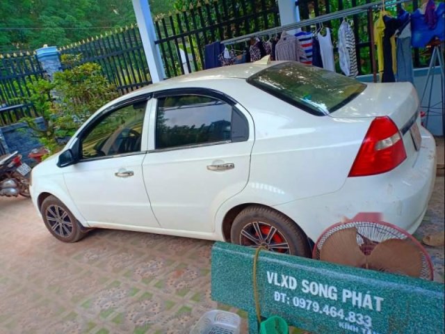 Bán Daewoo Gentra 2008, màu trắng, máy chạy rất êm