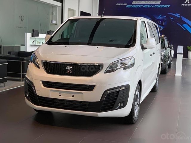 Bán ô tô Peugeot Traveller Luxury đời 2019, màu trắng