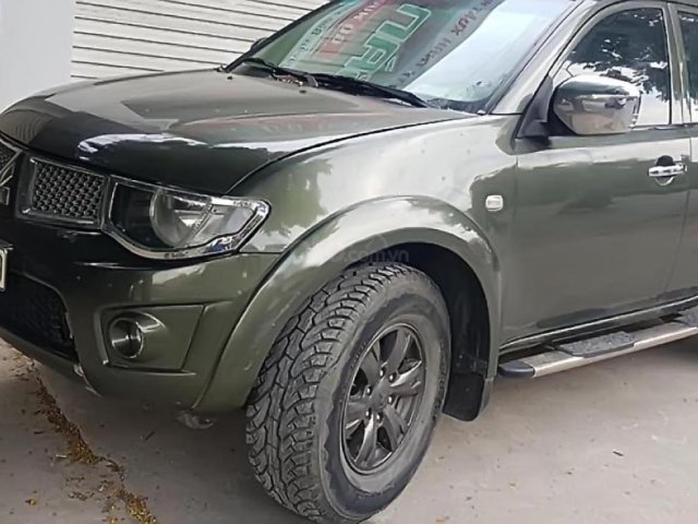 Xe Mitsubishi Triton GLS 4x4 MT 2009, màu xanh lam, xe nhập  