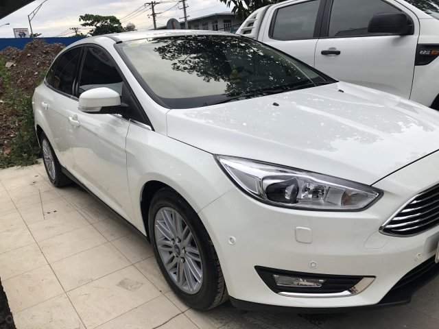 Cần bán Ford Focus Titanium đời 2016, màu trắng0