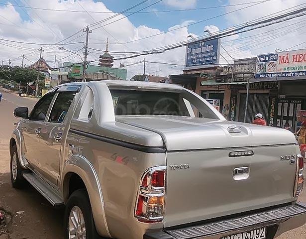 Bán Toyota Hilux năm 2012, màu bạc, xe nhập0