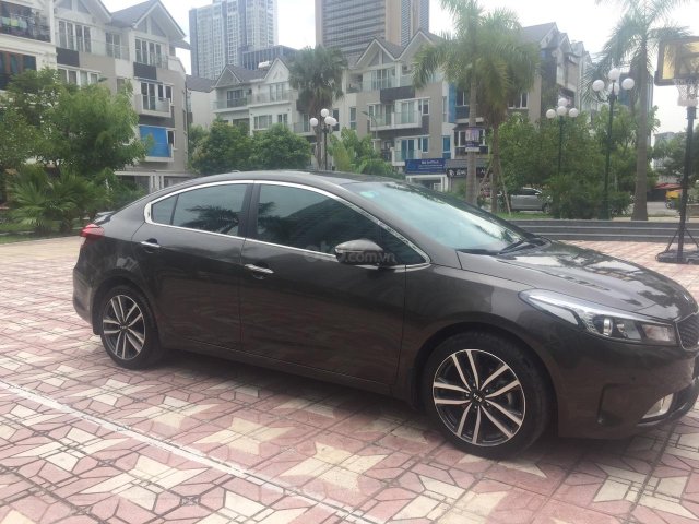 Cần bán Kia Cerato 2.0AT sản xuất 2016, màu xám (ghi), giá tốt0