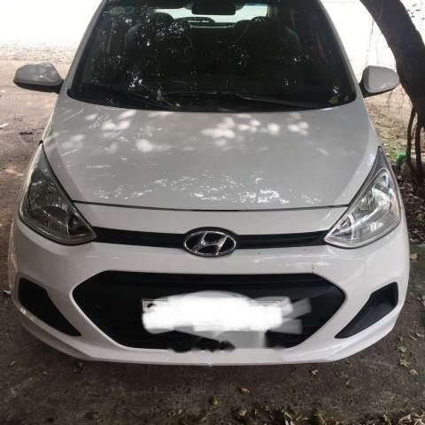 Bán Hyundai Grand i10 đời 2015, màu trắng, nhập khẩu, số sàn