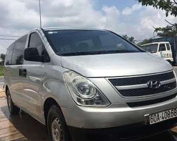 Cần bán Hyundai Grand Starex sản xuất 2008, màu bạc, nhập khẩu giá cạnh tranh0