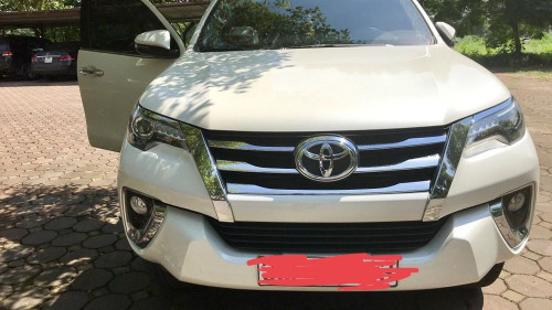 Cần bán gấp Toyota Fortuner 2.7 AT đời 2018, màu trắng 0