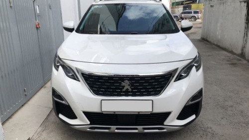 Cần bán xe Peugeot 3008 AT đời 2018, màu trắng chính chủ0