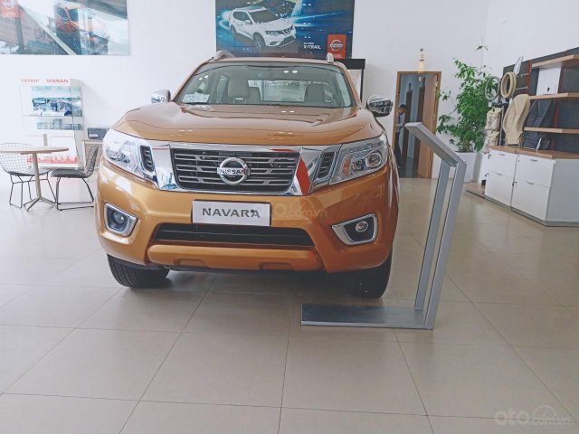 Bán Nissan Navara VL đời 2019, màu cam, nhập khẩu