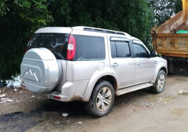 Cần bán xe Ford Everest Sx và Đk lần đầu 2013 bản Limitted, số tự động máy dầu