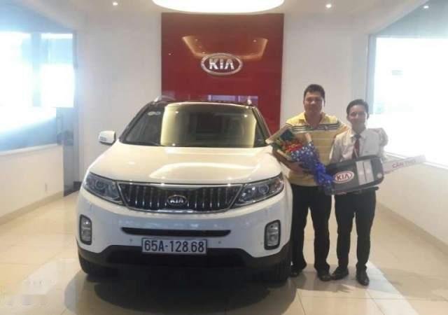 Bán Kia Sorento 2017, màu trắng, nhập khẩu, 850tr0