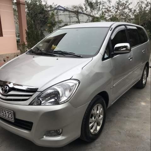 Bán lại xe Toyota Innova G đời 2008, màu bạc, 300tr