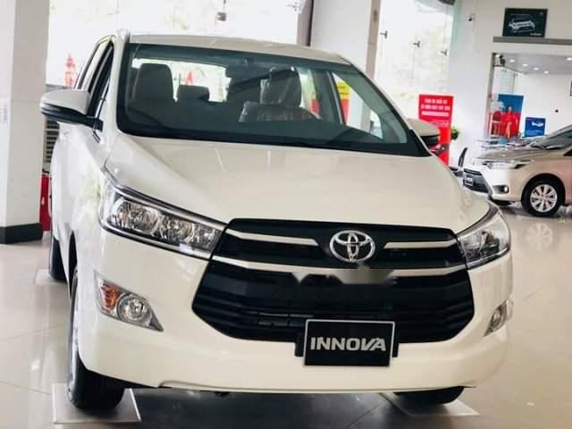 Cần bán xe Toyota Innova 2019, màu trắng0