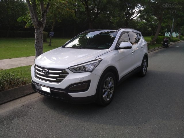 Cần bán Hyundai Santa Fe năm 2015, màu trắng, giá tốt0