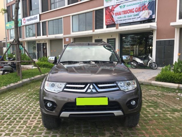 Gia đình cần bán Pajero Sport 2017, số tự động, máy xăng0