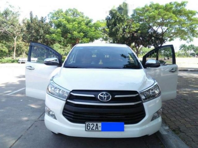 Cần bán xe Toyota Innova MT năm 2018, màu trắng, giá 710tr0