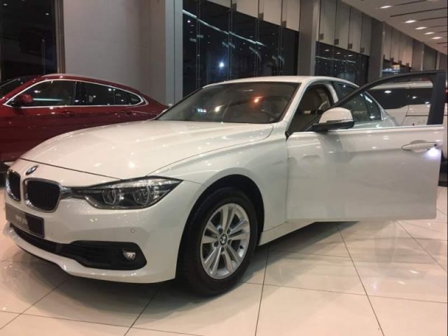 Bán BMW 3 Series 320i 2018, màu trắng, nhập khẩu nguyên chiếc