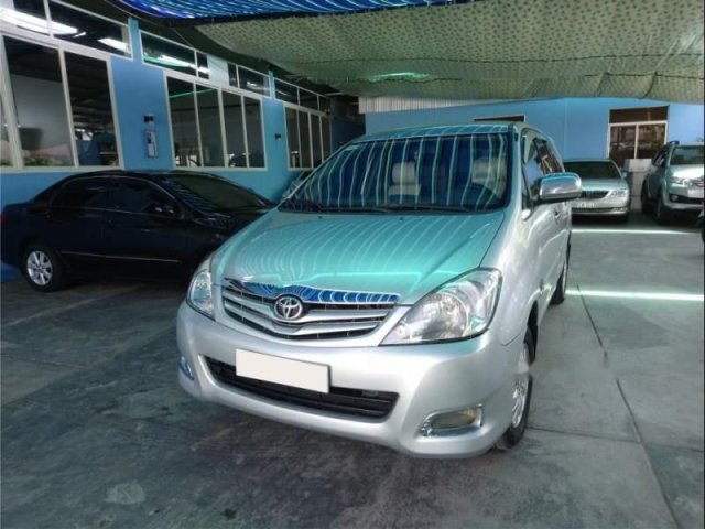 Bán ô tô Toyota Innova năm 2009, màu bạc giá cạnh tranh0